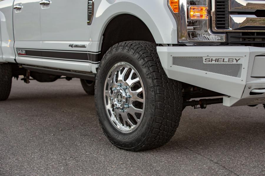 Детали экстерьера Shelby F-350 Turbo Diesel 2018 года  (фото 25 из 32)